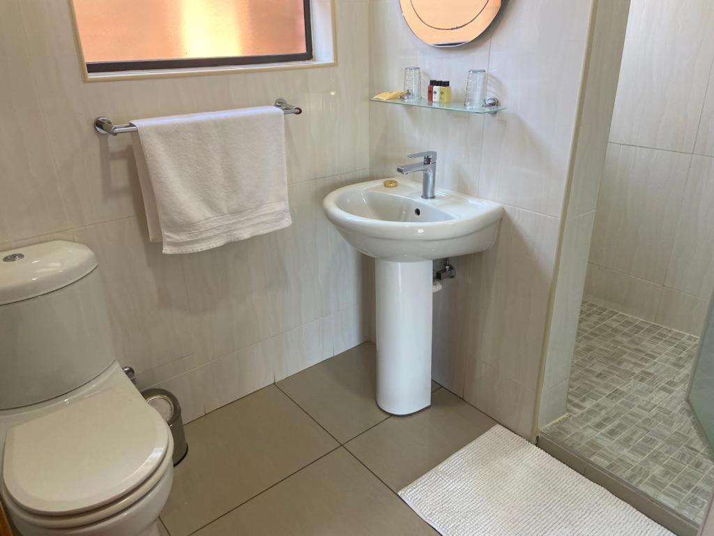 Botleng Guest House Boqate Екстериор снимка