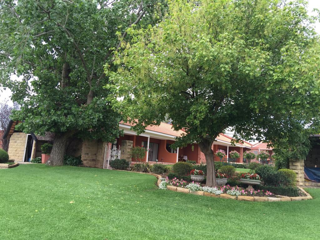 Botleng Guest House Boqate Екстериор снимка